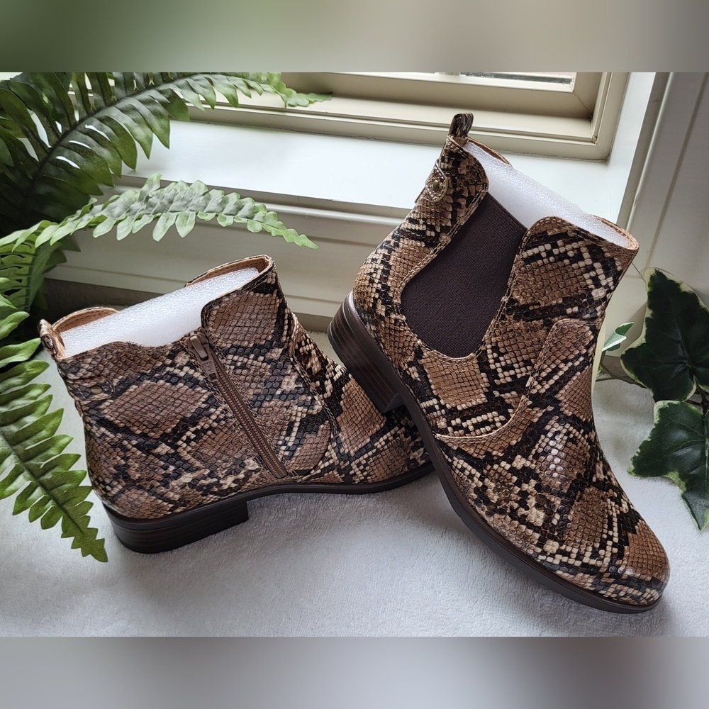 KIM ROGERS Faux Brown Faux Snakeskin Low Heel Brandi Booties | Size 8    (NIB) - Picture 3 of 7